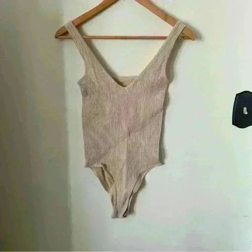 Aura Tan Ribbed Bodysuit Tank Size M/L NWT Redo Listing photos
